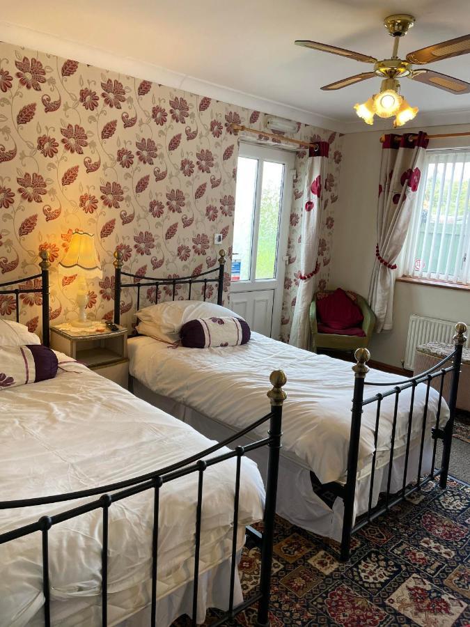 Prince Of Wales Inn Rhymney Buitenkant foto