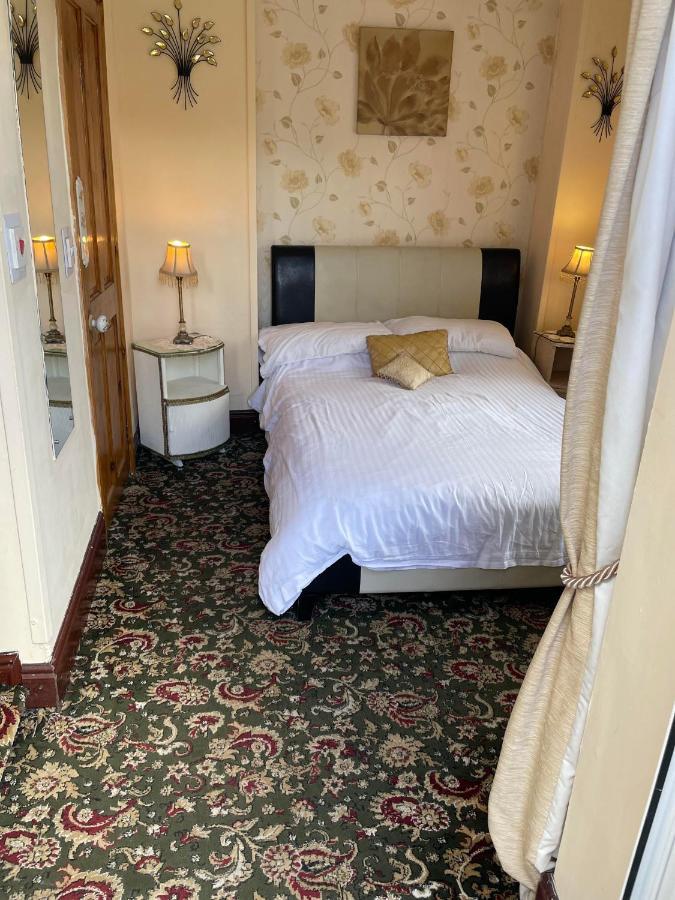 Prince Of Wales Inn Rhymney Buitenkant foto