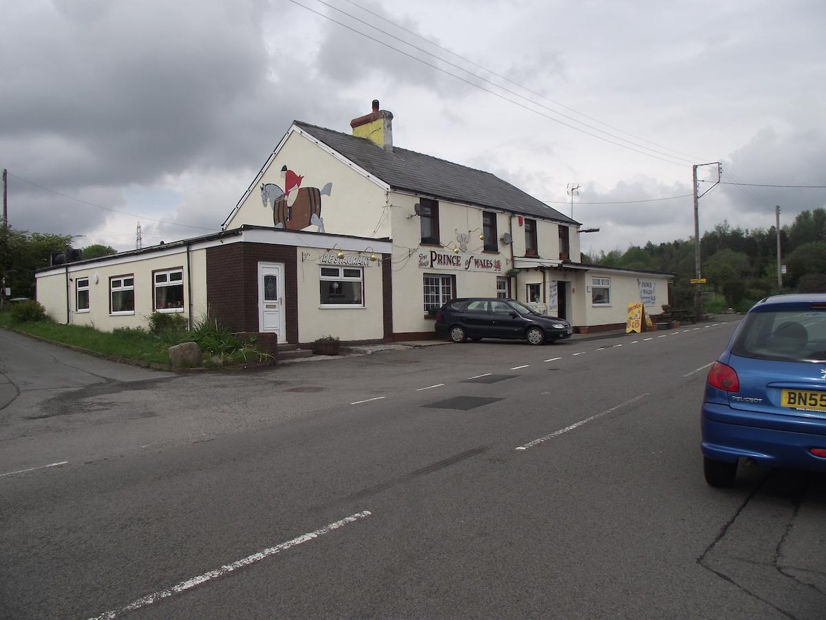 Prince Of Wales Inn Rhymney Buitenkant foto