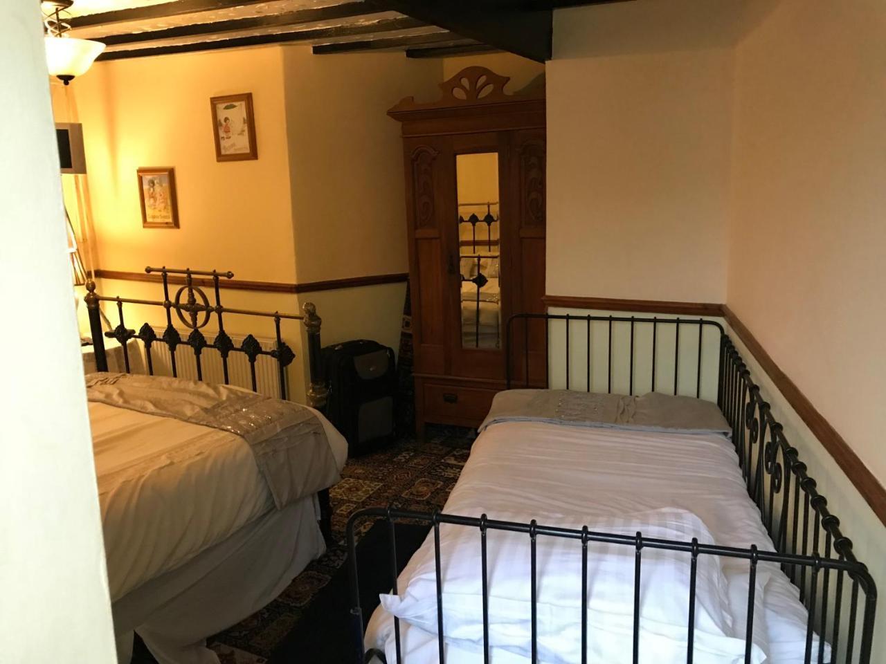 Prince Of Wales Inn Rhymney Buitenkant foto