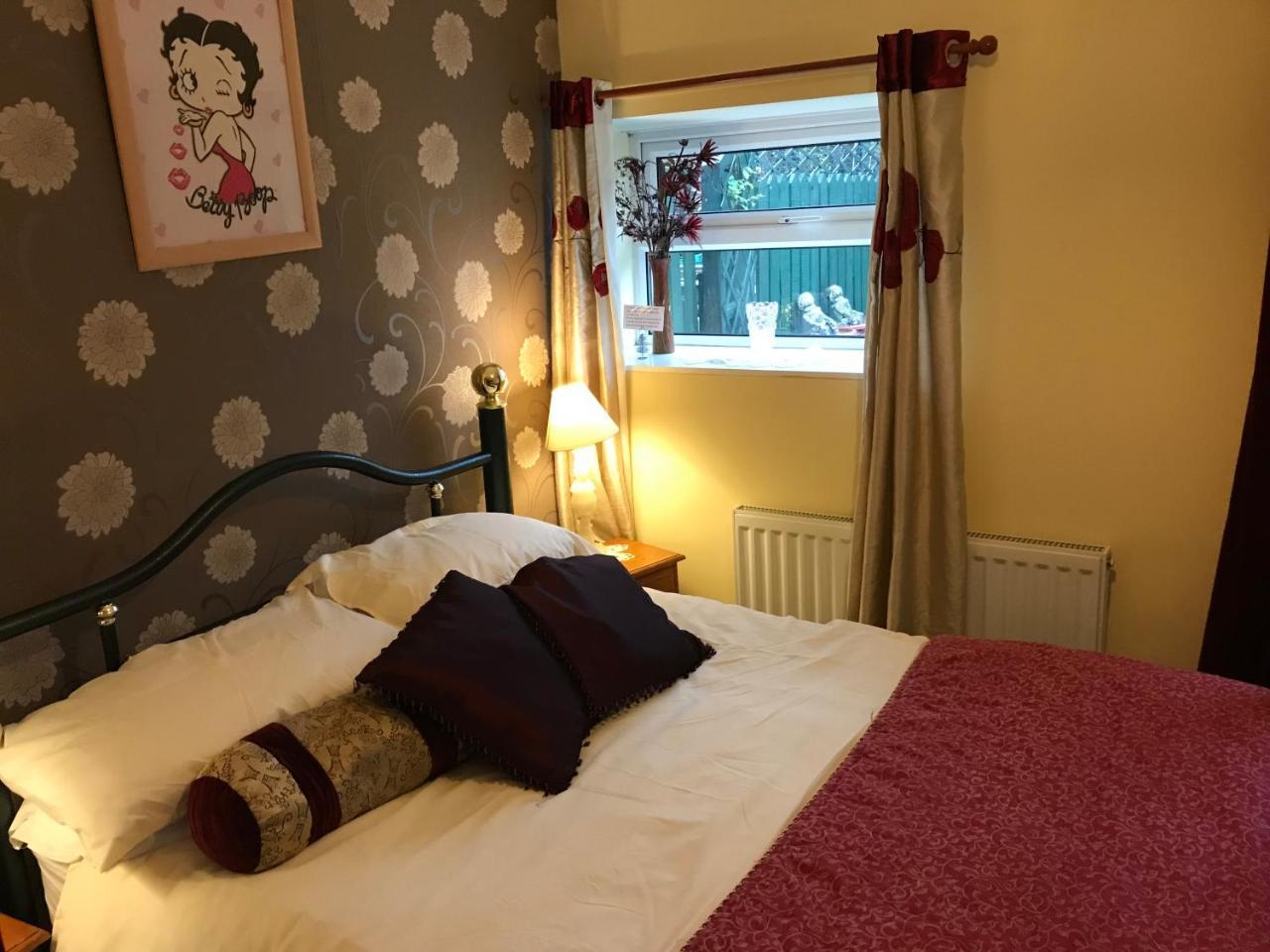 Prince Of Wales Inn Rhymney Buitenkant foto