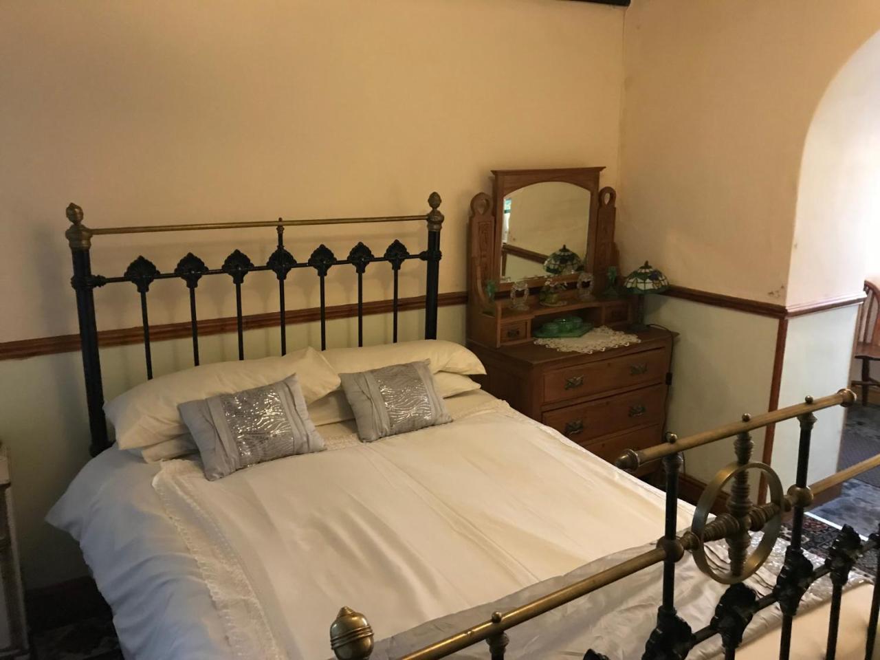 Prince Of Wales Inn Rhymney Buitenkant foto