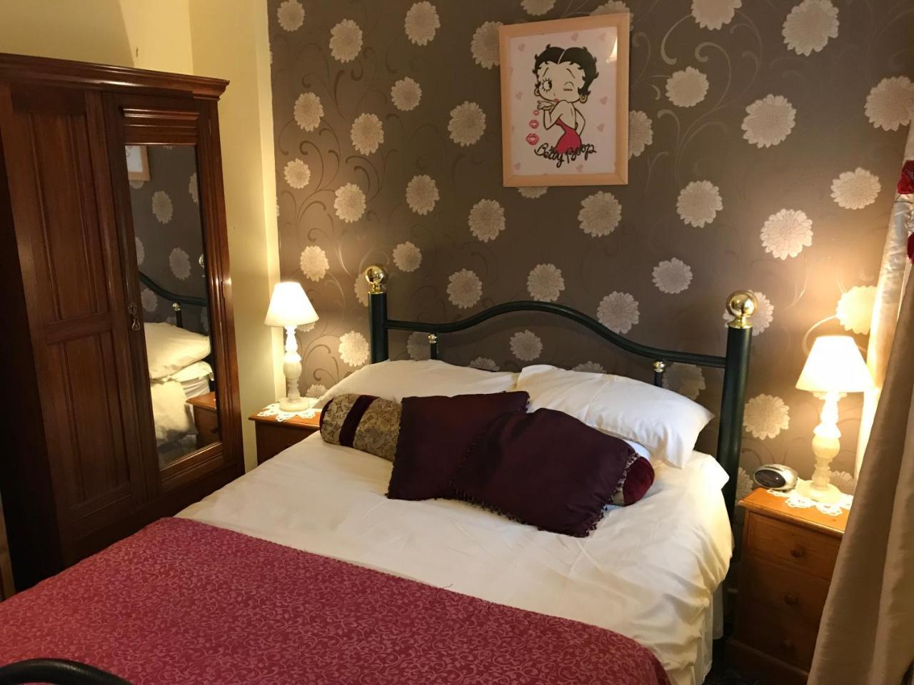 Prince Of Wales Inn Rhymney Buitenkant foto